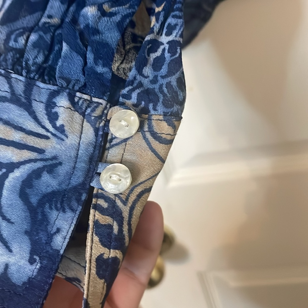 Liz Claiborne Blue and Yellow Button Down Shirt - Picture 6 of 6